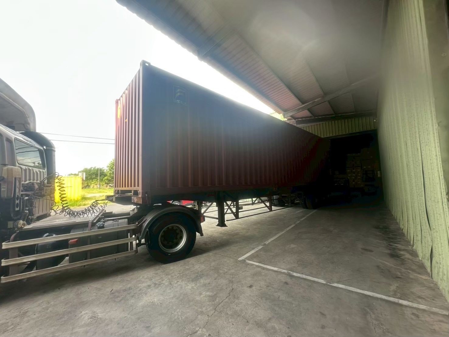 Delivery yard